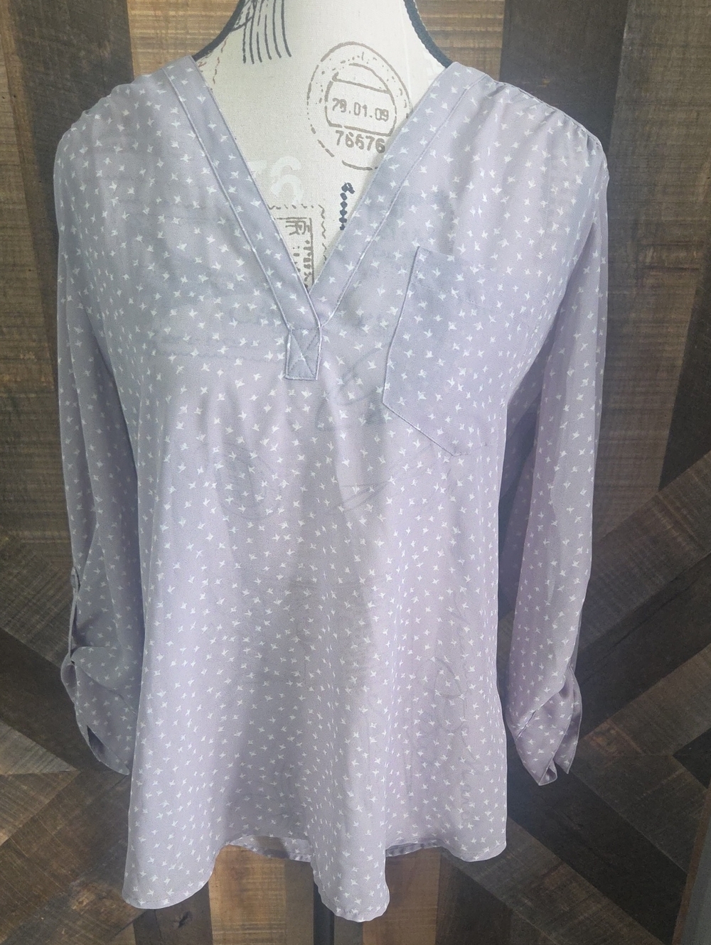 Light Gray V-Neck Long-Sleeve Women's Top